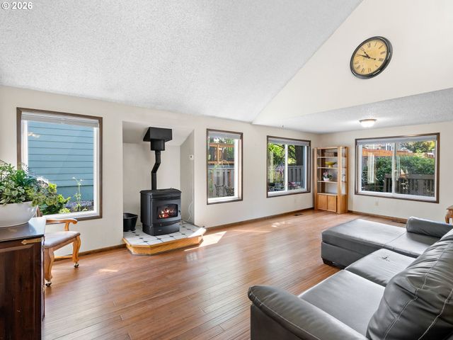 11641 Se FLAVEL St, Portland, OR 97266