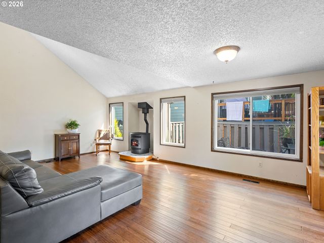 11641 Se FLAVEL St, Portland, OR 97266
