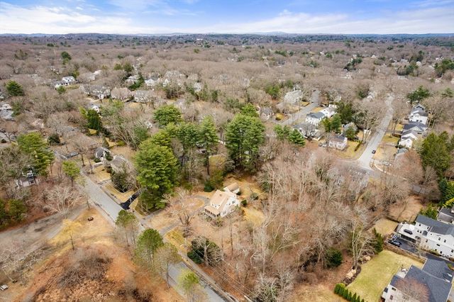 53 Elmwood Rd, Wellesley, MA 02481