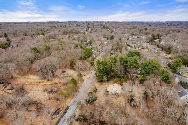 53 Elmwood Rd, Wellesley, MA 02481