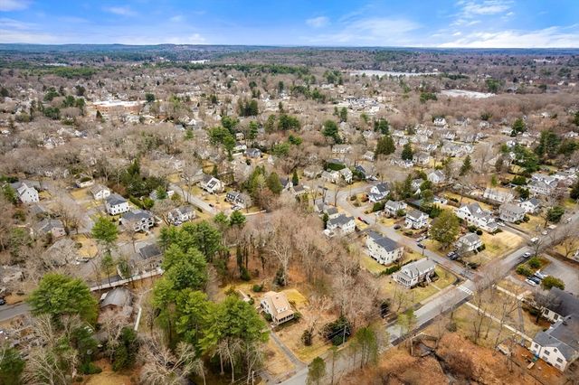 53 Elmwood Rd, Wellesley, MA 02481