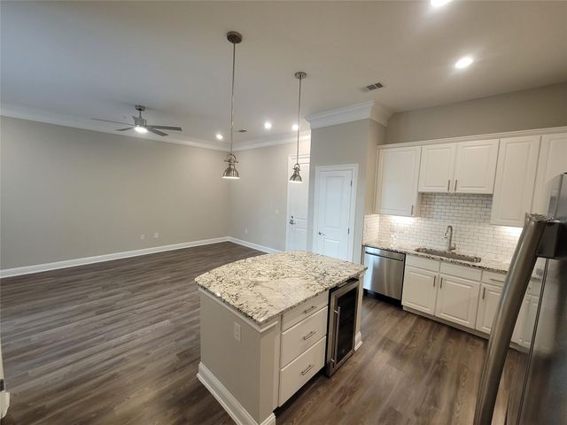 2111 Austin Street 306, Houston, TX 77002