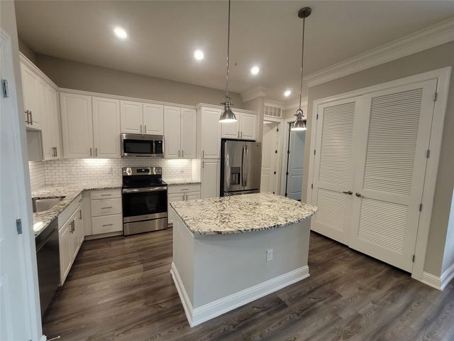 2111 Austin Street 306, Houston, TX 77002
