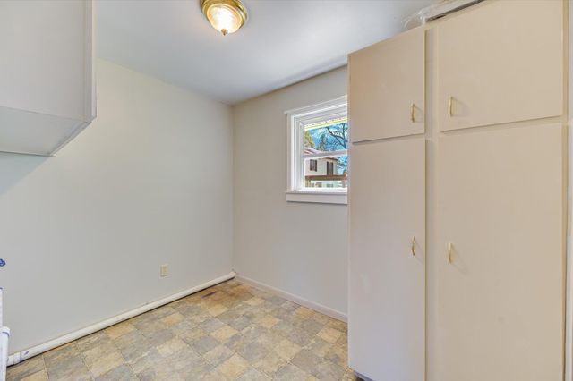 106 Hudgins ST, Smithville, TX 78957