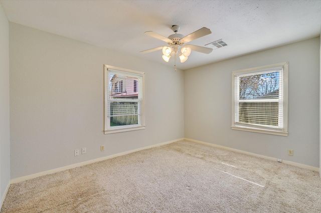 106 Hudgins ST, Smithville, TX 78957