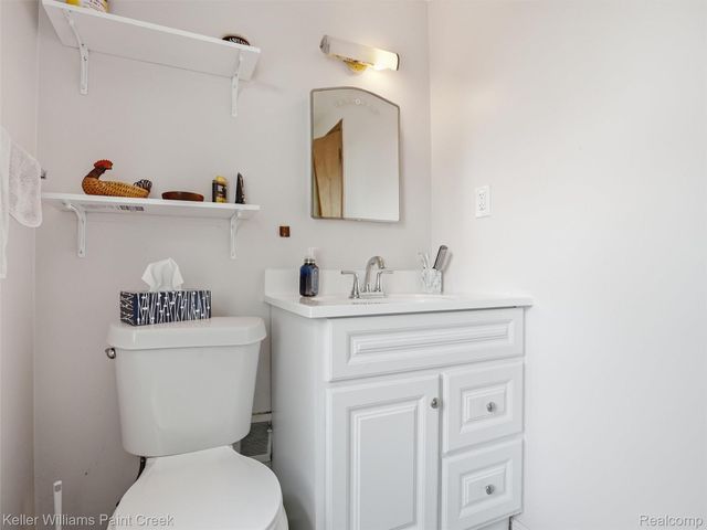18048 Elizabeth Street, Roseville, MI 48066