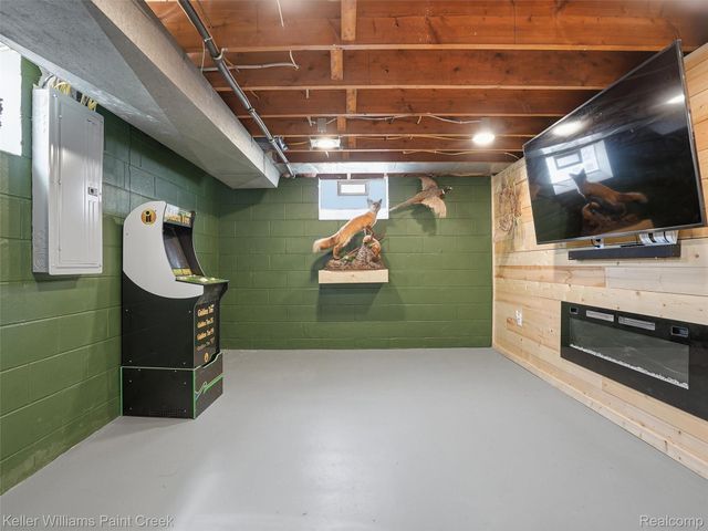 18048 Elizabeth Street, Roseville, MI 48066