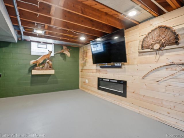 18048 Elizabeth Street, Roseville, MI 48066