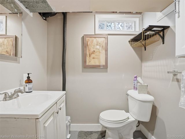 18048 Elizabeth Street, Roseville, MI 48066