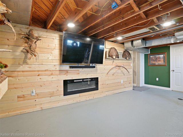 18048 Elizabeth Street, Roseville, MI 48066