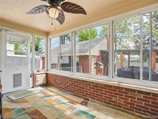 18048 Elizabeth Street, Roseville, MI 48066