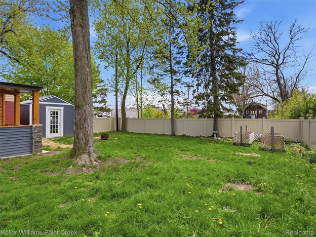 18048 Elizabeth Street, Roseville, MI 48066