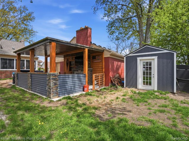 18048 Elizabeth Street, Roseville, MI 48066