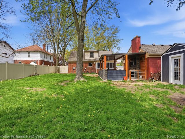 18048 Elizabeth Street, Roseville, MI 48066