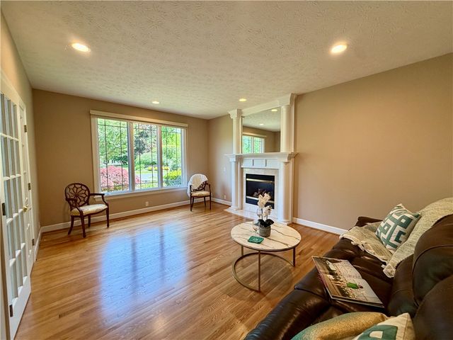 259 Lasalle Dr Drive, Webster, NY 14580