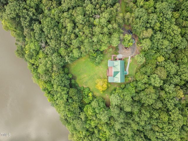 553 Waterside Drive, Yanceyville, NC 27379