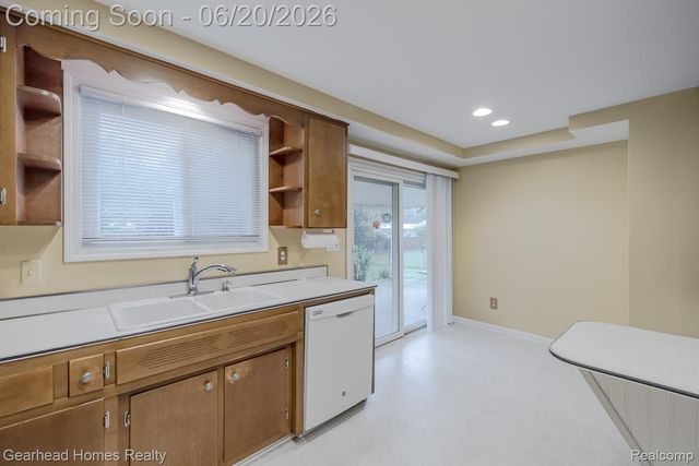 1224 Hira Street, Waterford Charter Township, MI 48328