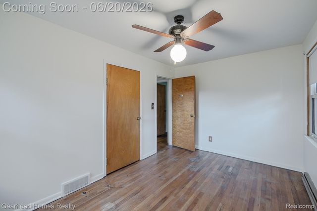 1224 Hira Street, Waterford Charter Township, MI 48328