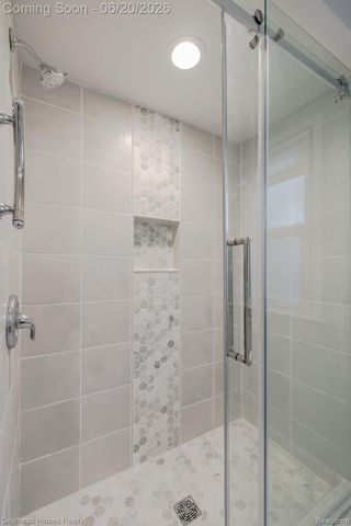 1224 Hira Street, Waterford Charter Township, MI 48328