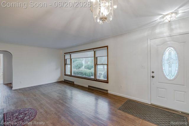 1224 Hira Street, Waterford Charter Township, MI 48328