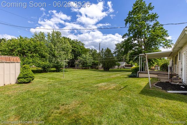1224 Hira Street, Waterford Charter Township, MI 48328