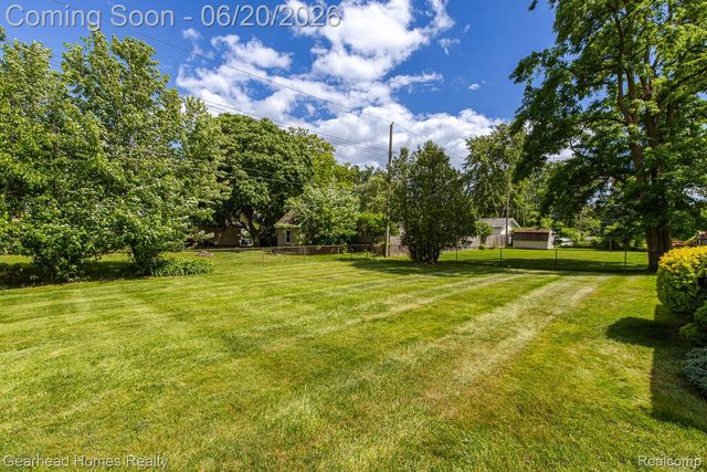 1224 Hira Street, Waterford Charter Township, MI 48328