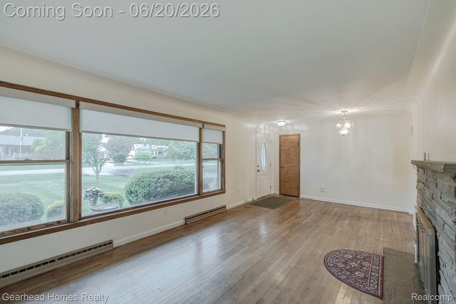 1224 Hira Street, Waterford Charter Township, MI 48328