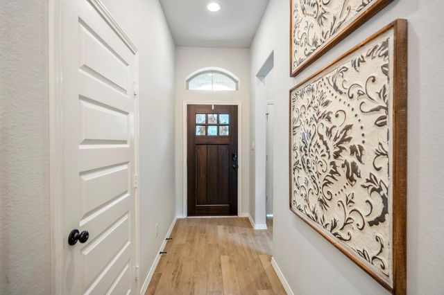 334 Topper Pines Drive, Montgomery, TX 77316