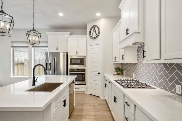 334 Topper Pines Drive, Montgomery, TX 77316