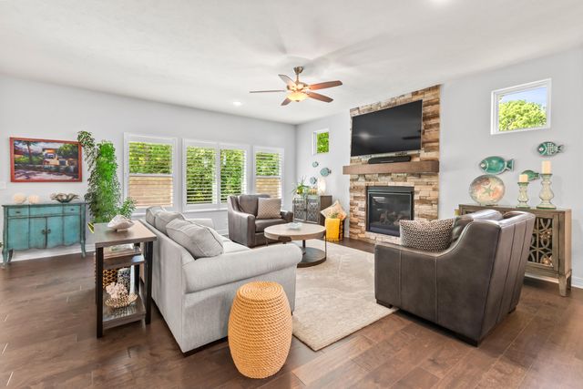 23 LILAC Circle, Council Bluffs, IA 51503