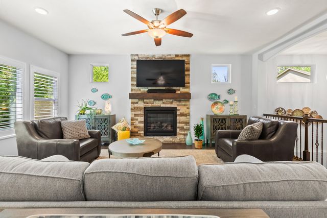 23 LILAC Circle, Council Bluffs, IA 51503