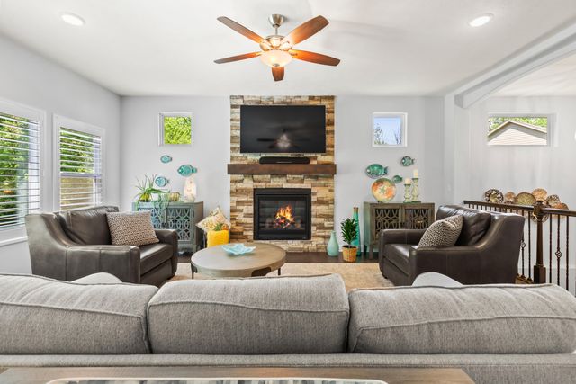 23 LILAC Circle, Council Bluffs, IA 51503