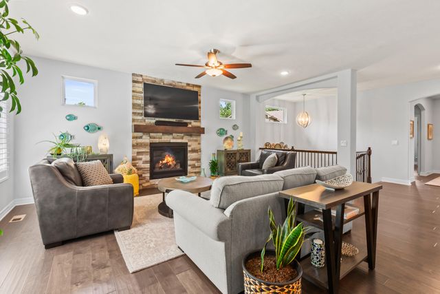 23 LILAC Circle, Council Bluffs, IA 51503