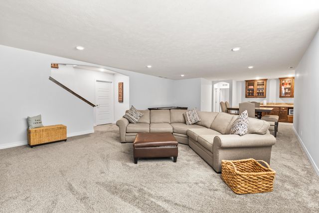 23 LILAC Circle, Council Bluffs, IA 51503