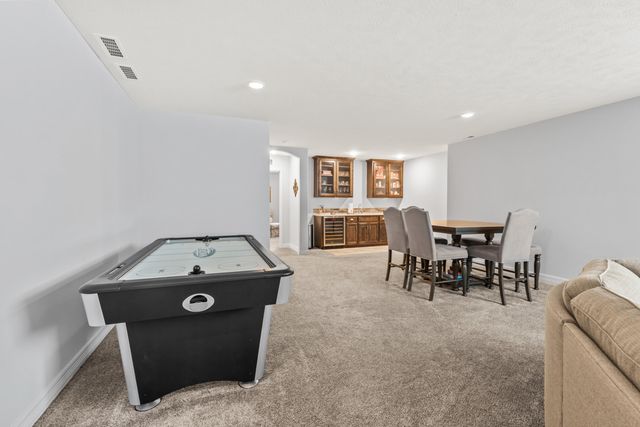23 LILAC Circle, Council Bluffs, IA 51503