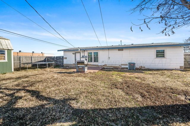 2235 N Nelson Street, Pampa, TX 79065