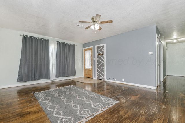 2235 N Nelson Street, Pampa, TX 79065