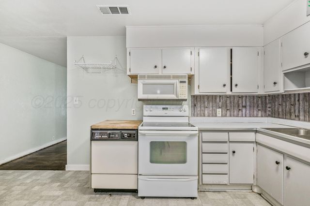 2235 N Nelson Street, Pampa, TX 79065