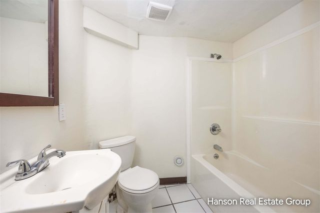 1413 Kingsley Street, Muskegon, MI 49442