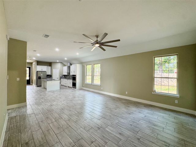1093 Oak Ridge Drive, Oak Ridge, TX 75160
