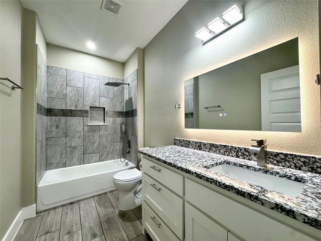 1093 Oak Ridge Drive, Oak Ridge, TX 75160