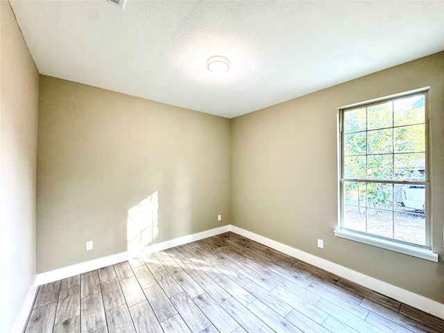 1093 Oak Ridge Drive, Oak Ridge, TX 75160