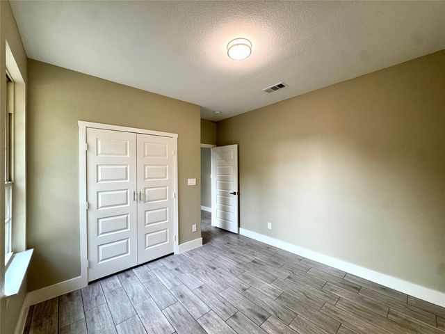 1093 Oak Ridge Drive, Oak Ridge, TX 75160