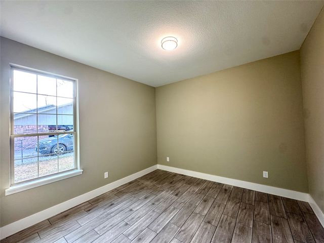 1093 Oak Ridge Drive, Oak Ridge, TX 75160