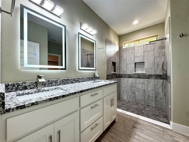 1093 Oak Ridge Drive, Oak Ridge, TX 75160