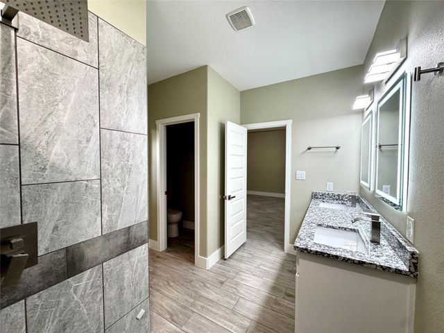 1093 Oak Ridge Drive, Oak Ridge, TX 75160