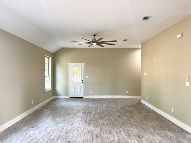 1093 Oak Ridge Drive, Oak Ridge, TX 75160