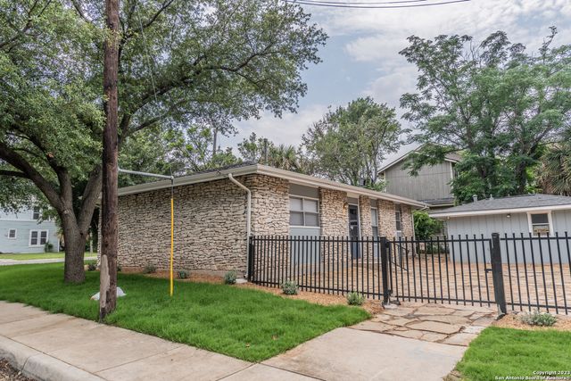 423 E DEWEY PL HOUSE, San Antonio, TX 78212