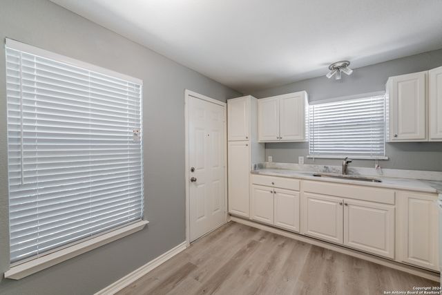 423 E DEWEY PL HOUSE, San Antonio, TX 78212