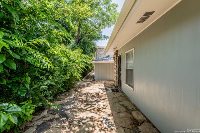 423 E DEWEY PL HOUSE, San Antonio, TX 78212
